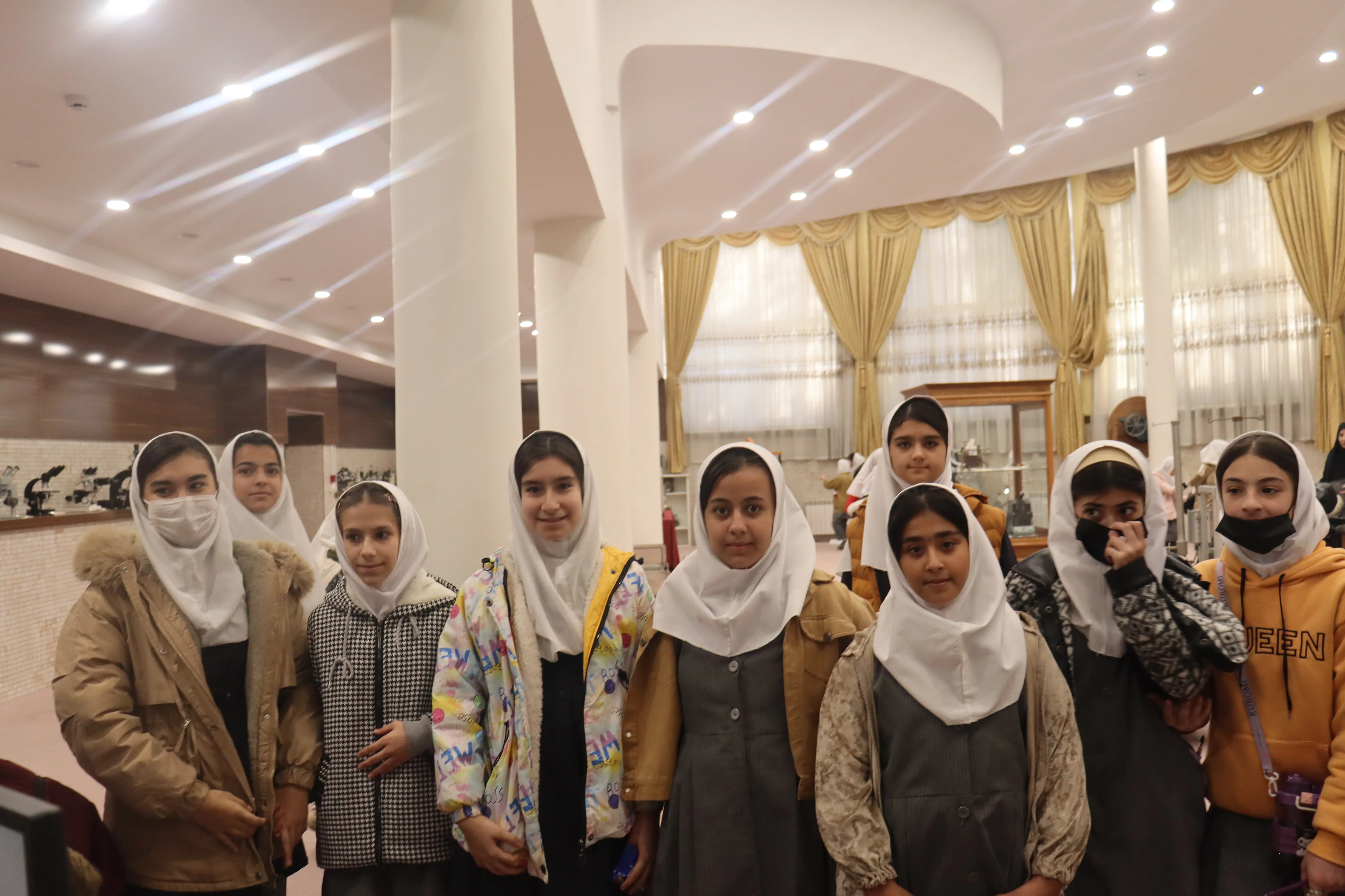 بازدید دانش آموزان مدرسه ی ابتدایی شهید حسین پور